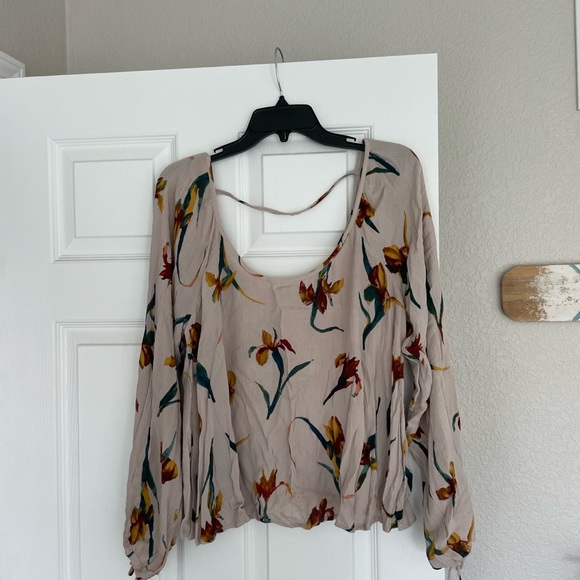 Like new, O’Neill top-Size L - Picture 1 of 4